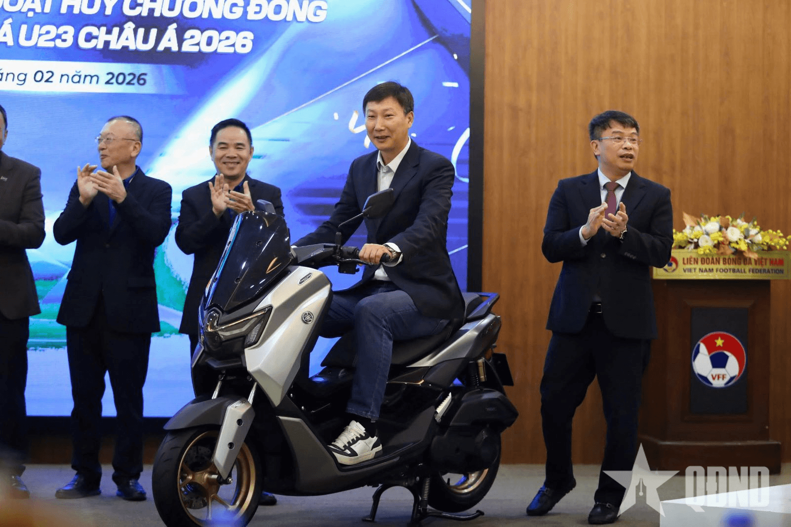 U23 Việt Nam nhận thưởng xe máy