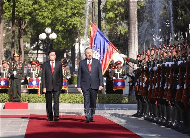 Lễ đón trọng thể Tổng Bí thư Tô Lâm tại thủ đô Viêng Chăn (Lào)