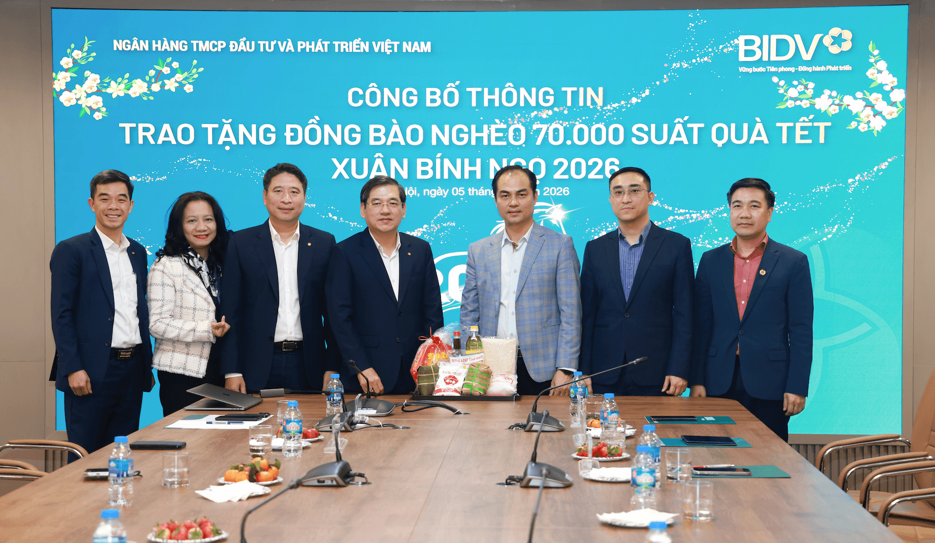 BIDV trao 70.000 phần quà Tết tặng đồng bào nghèo