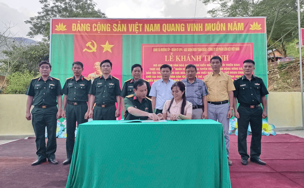 Nhà văn hóa quân - dân kiểu mẫu