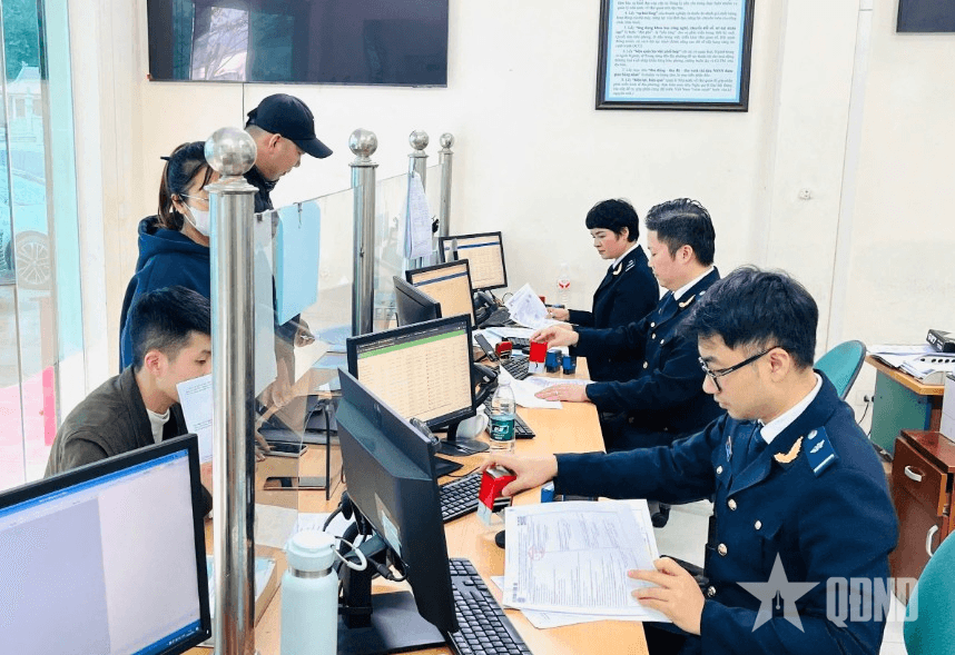 Tháo gỡ ùn ứ thực phẩm nhưng nỗi lo vẫn còn
