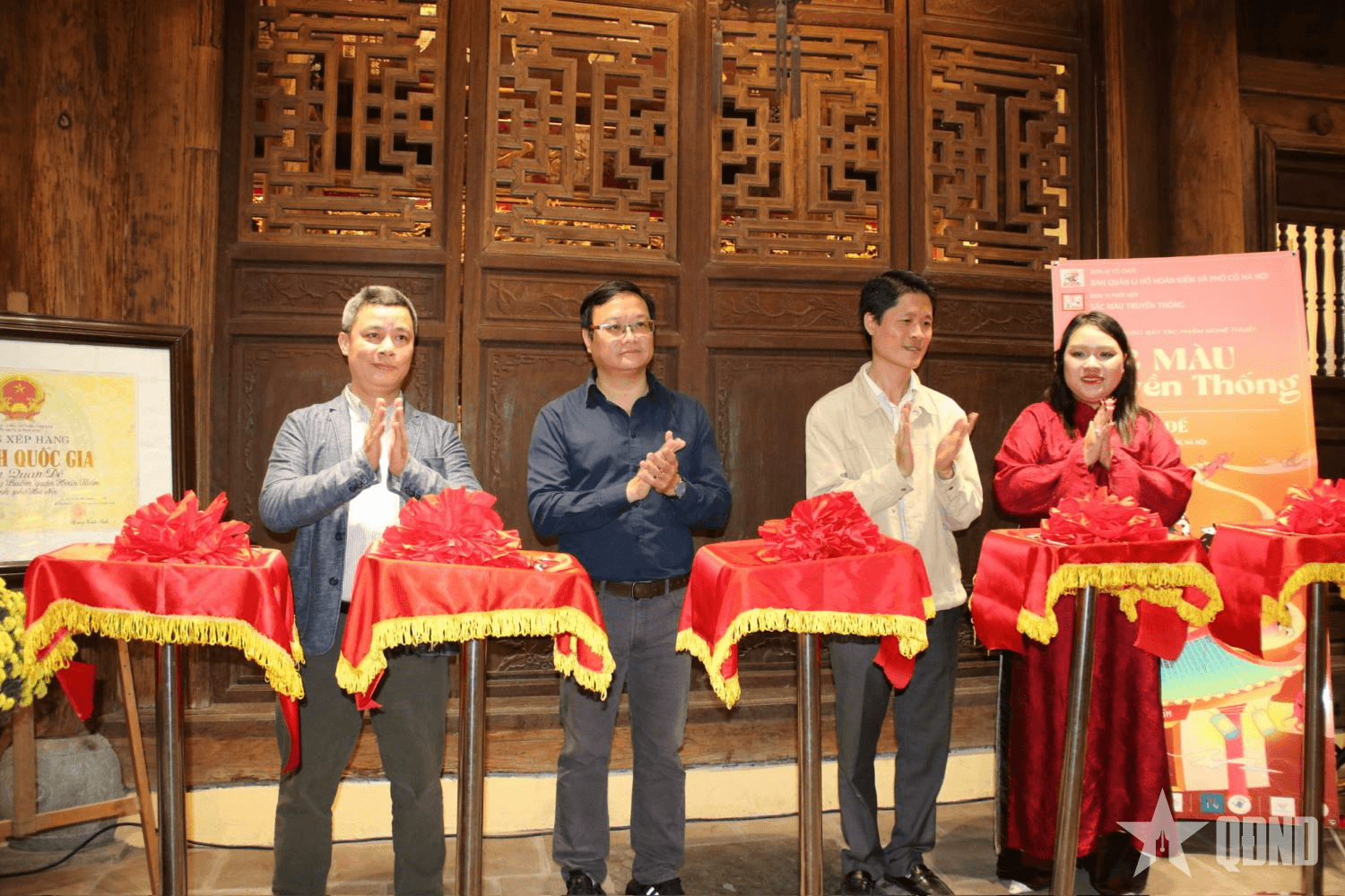 Đánh thức di tích đền Quan Đế với triển lãm “Sắc màu truyền thống”