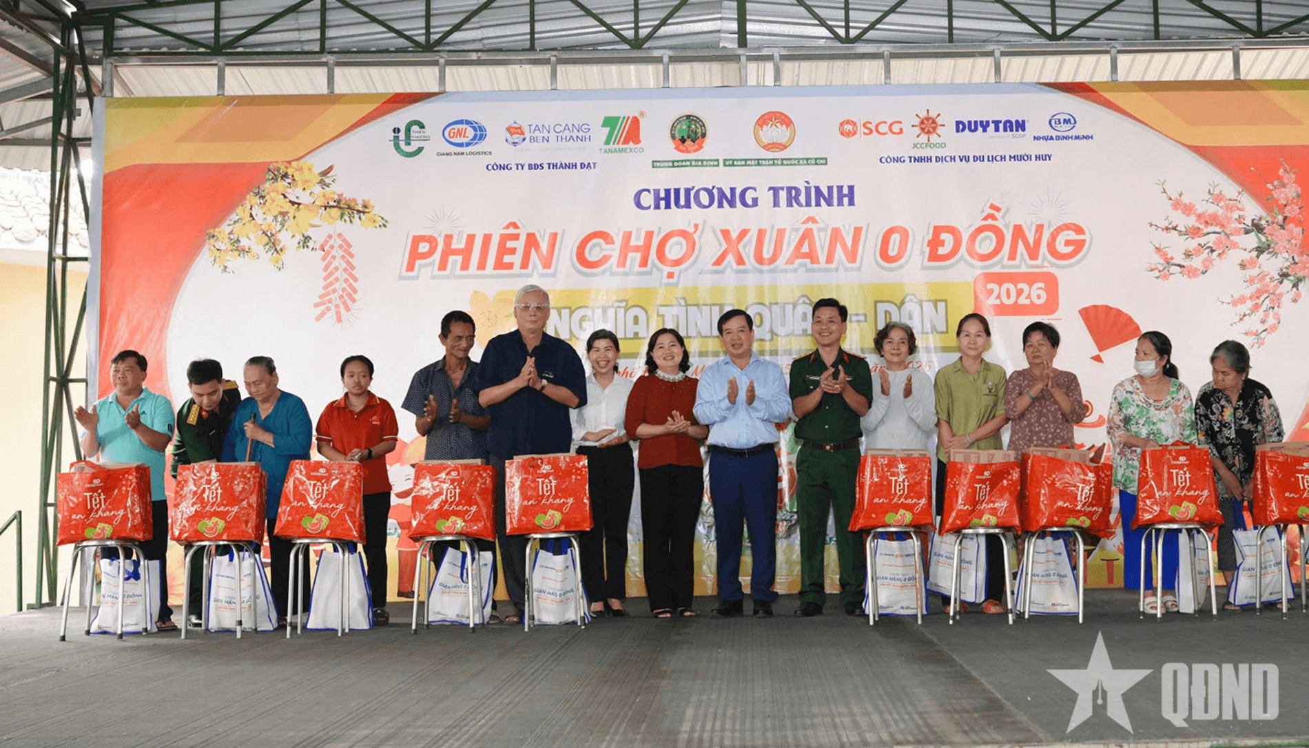 Ấm áp phiên chợ Xuân 0 đồng
