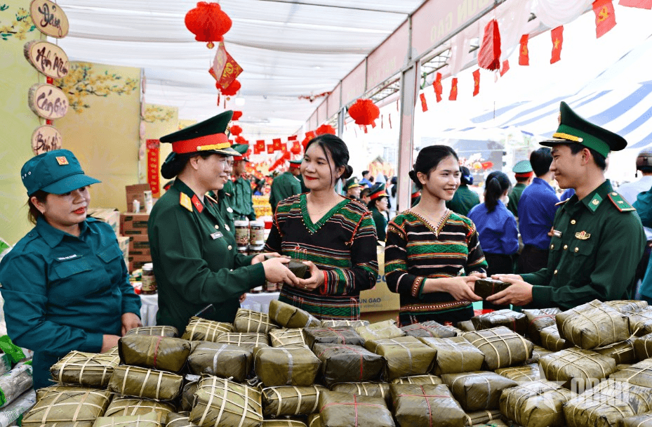 Rộn ràng “Xuân chiến sĩ”