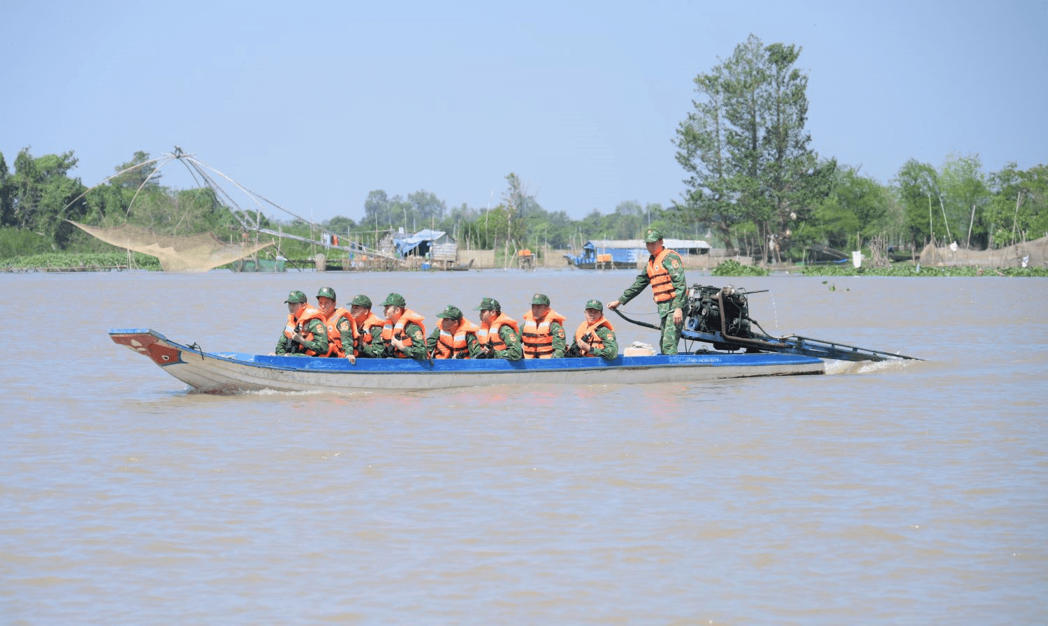 Tăng cường các biện pháp chống buôn lậu, vận chuyển trái phép hàng hóa