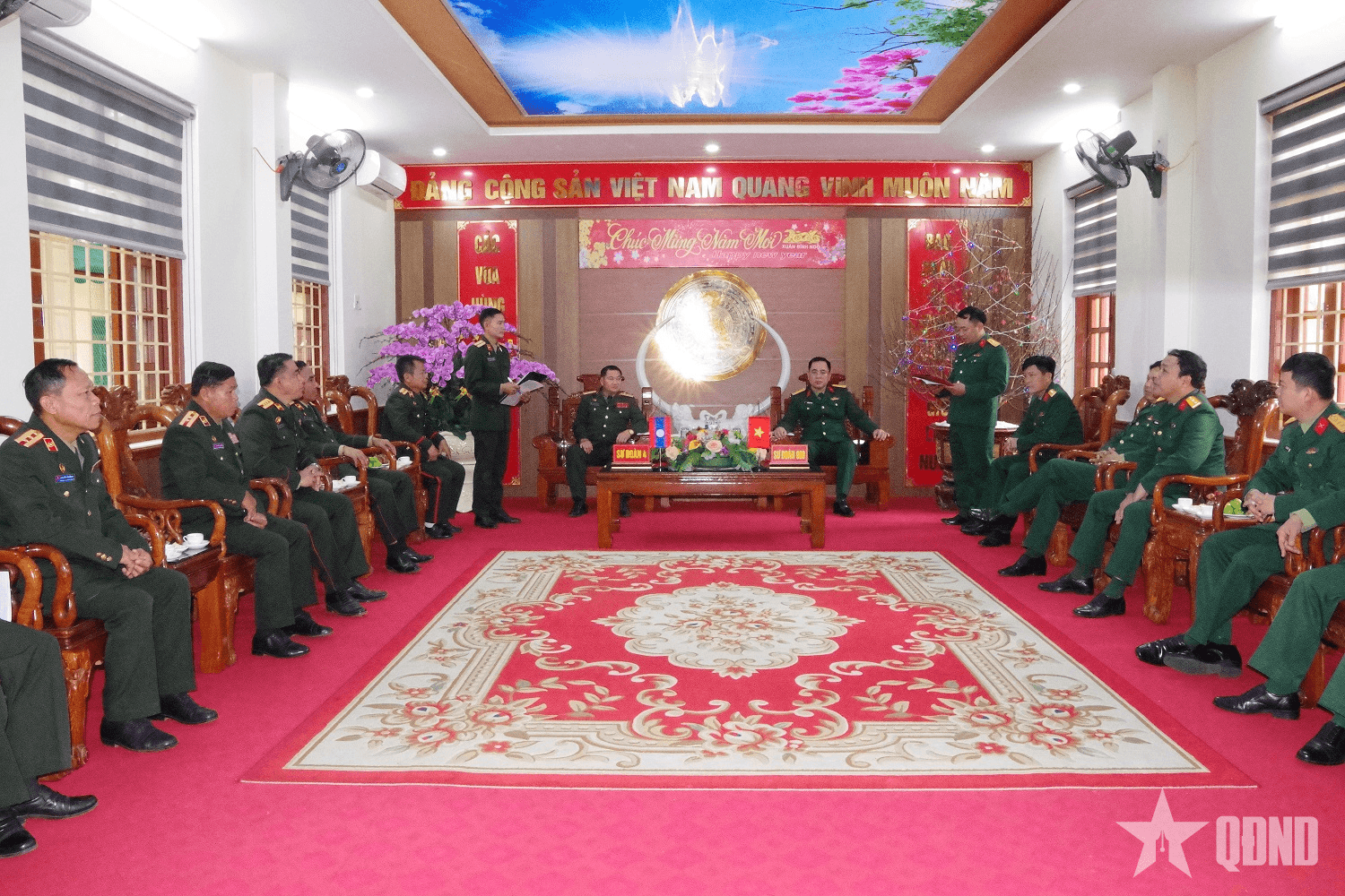Sư đoàn 4 (Quân đội nhân dân Lào) thăm, chúc Tết Sư đoàn 968 (Quân khu 4)