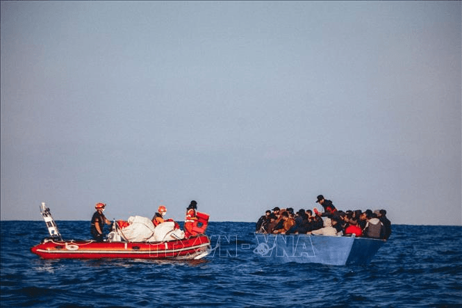 Chìm tàu ngoài khơi Libya, hàng chục người thiệt mạng
