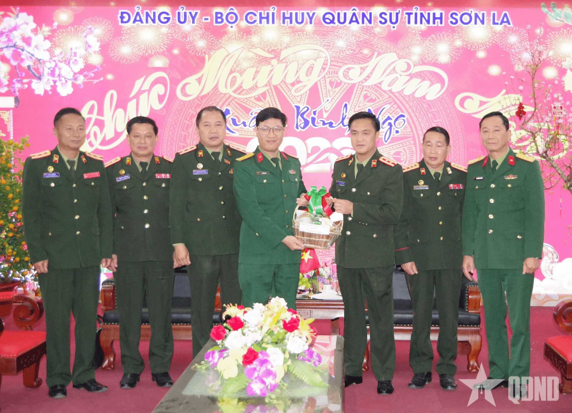 Bộ CHQS tỉnh Huaphanh (Lào) thăm, chúc Tết Bộ CHQS tỉnh Sơn La