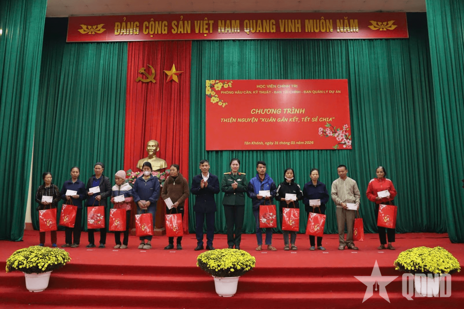 Lan tỏa tinh thần “Tương thân, tương ái” của phụ nữ Học viện Chính trị