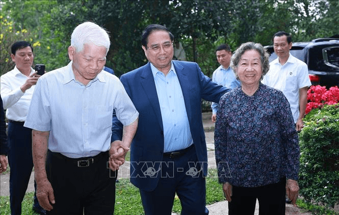 Thủ tướng Phạm Minh Chính thăm, chúc Tết nguyên lãnh đạo Đảng, Nhà nước