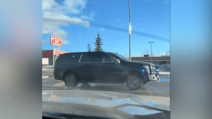 Xả súng làm chết nhiều người tại Canada và Mỹ