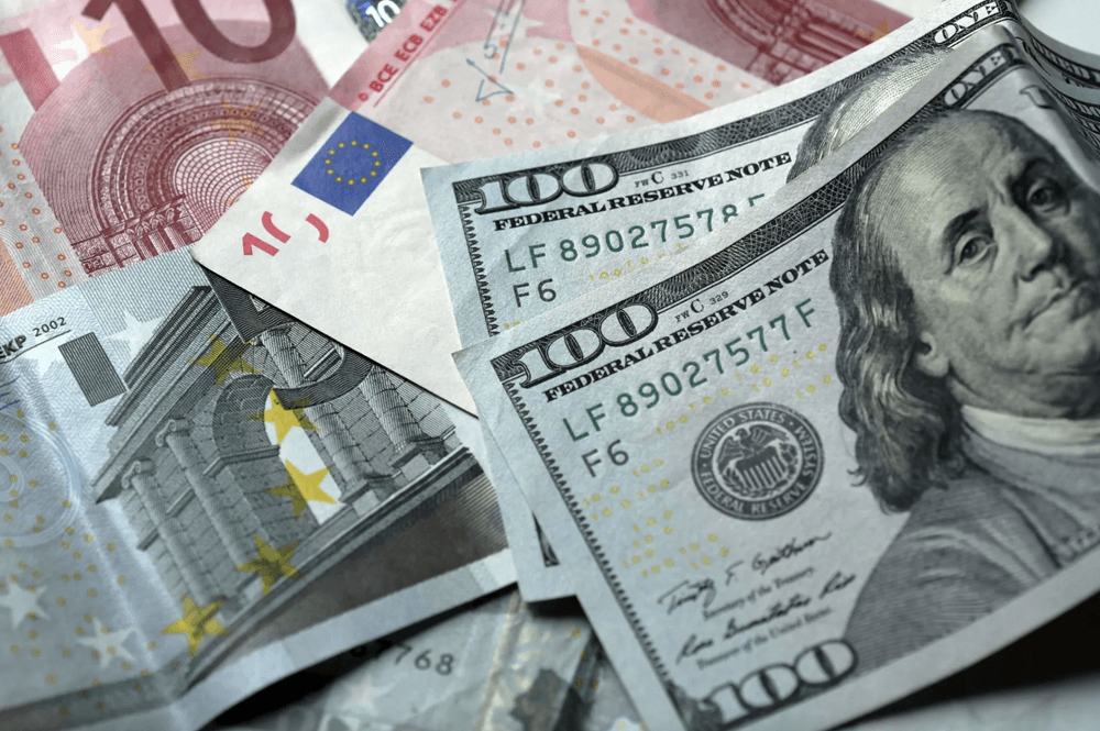 Tỷ giá USD hôm nay (13-2): Đồng USD đi ngang