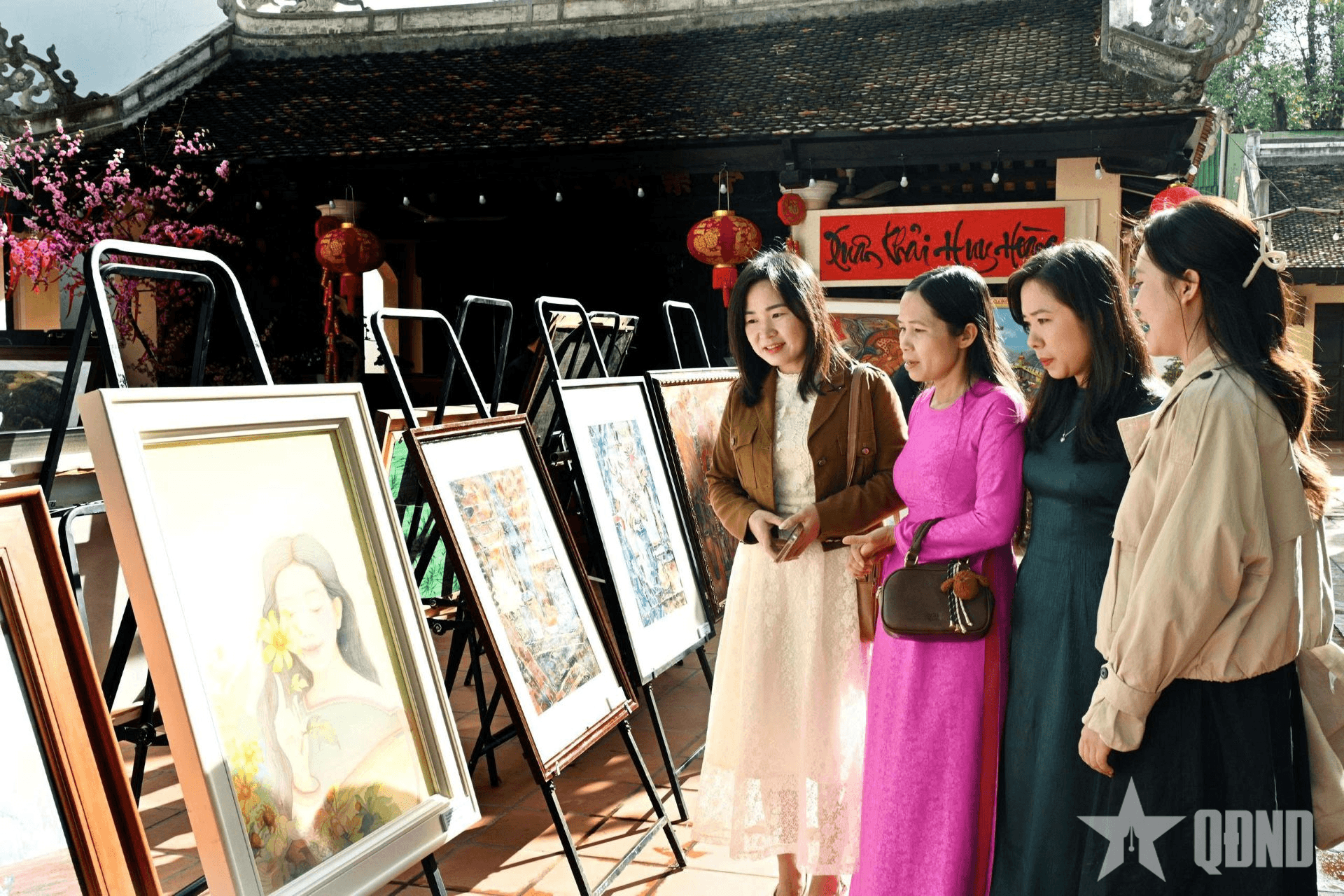 Triển lãm “Sắc màu Ngày mới” bản giao hưởng màu sắc chào Xuân Bính Ngọ