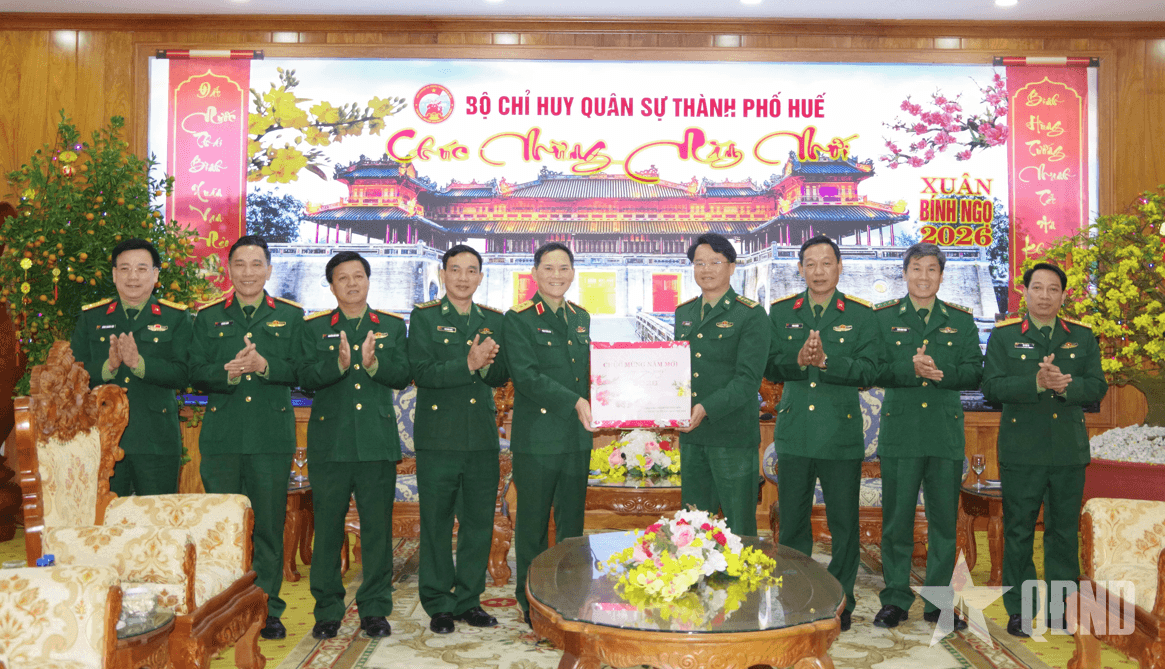Thượng tướng Phạm Trường Sơn kiểm tra công tác sẵn sàng chiến đấu tại TP Huế