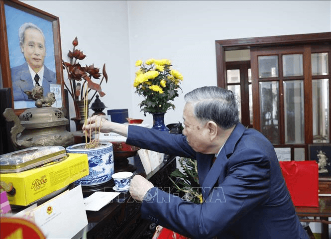 Tổng Bí thư Tô Lâm dâng hương tưởng niệm nhân 120 năm Ngày sinh Thủ tướng Chính phủ Phạm Văn Đồng