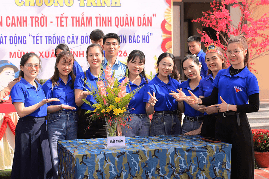 Trạm radar 18 (Trung đoàn 290): Xuân canh trời - Tết thắm tình quân dân