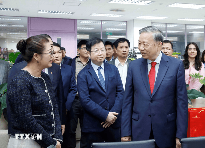 Tổng Bí thư Tô Lâm thăm, chúc Tết cán bộ, phóng viên Đài Truyền hình Việt Nam và Đài Tiếng nói Việt Nam