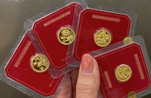 Giá vàng hôm nay (chiều 15-2): Neo ở mức cao