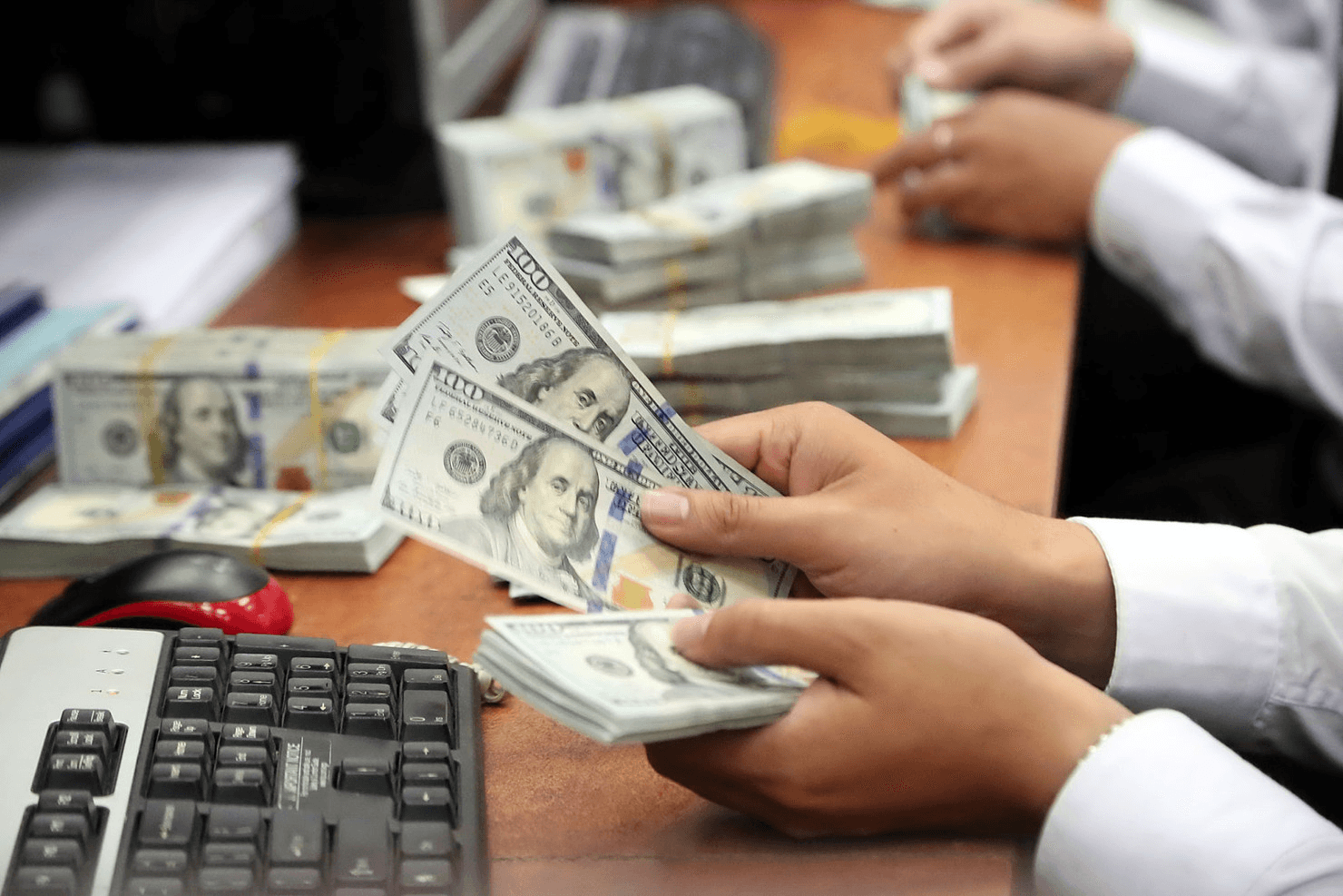 Tỷ giá USD hôm nay (16-2): Đồng USD tiếp tục chịu áp lực trong ngắn hạn