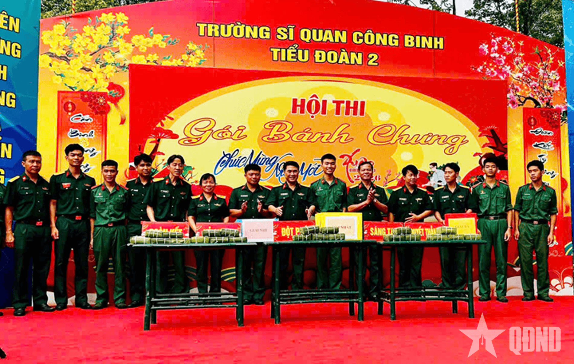 Sôi nổi hội thi gói bánh chưng tại Trường Sĩ quan Công binh