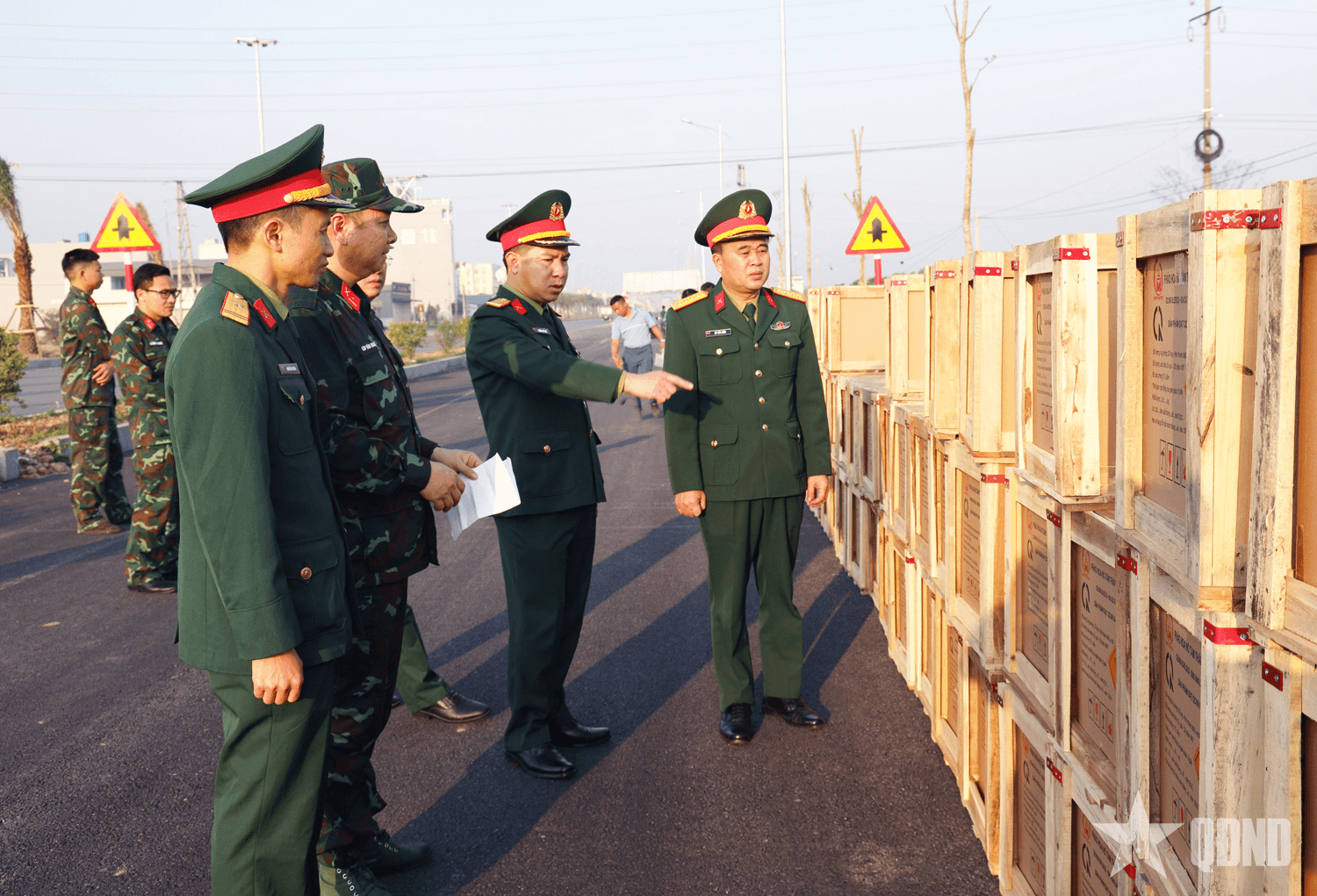 Bộ CHQS tỉnh Hưng Yên kiểm tra công tác chuẩn bị bắn pháo hoa đêm Giao thừa