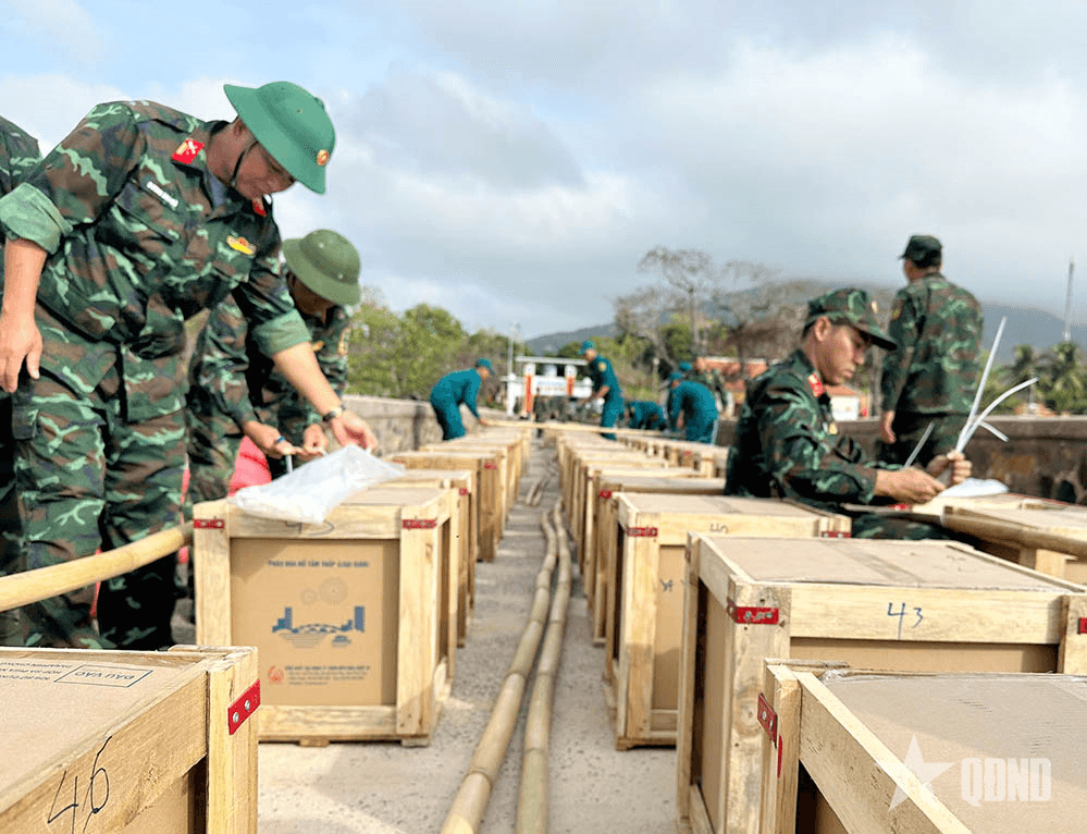 Trận địa pháo hoa ở Đặc khu Côn Đảo sẵn sàng khai hỏa