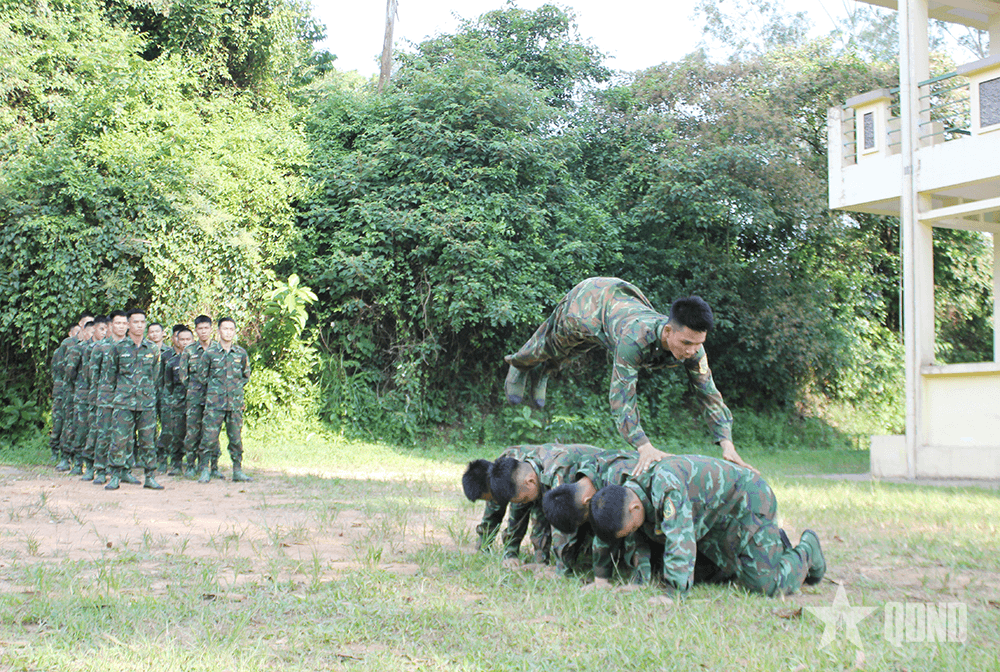 Lính trinh sát rộn ràng chào xuân mới
