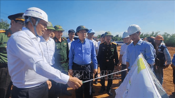 Phó thủ tướng Hồ Quốc Dũng kiểm tra tiến độ đường cao tốc Quy Nhơn - Pleiku