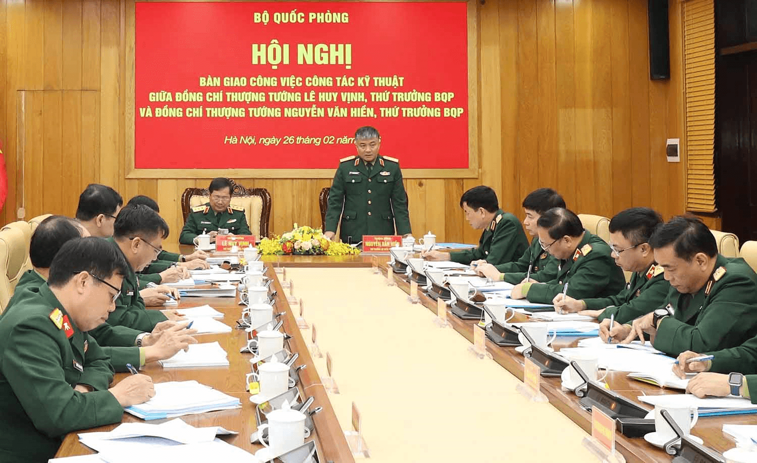 Thủ trưởng Bộ Quốc phòng bàn giao công việc công tác kỹ thuật