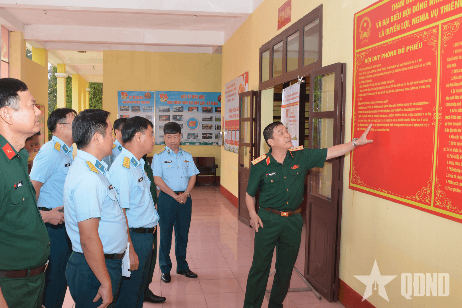 Thượng tướng Trương Thiên Tô kiểm tra công tác chuẩn bị bầu cử tại Sư đoàn 367