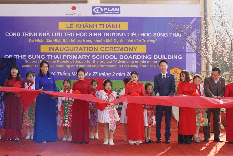 Thêm cơ hội đến trường cho học sinh vùng cao