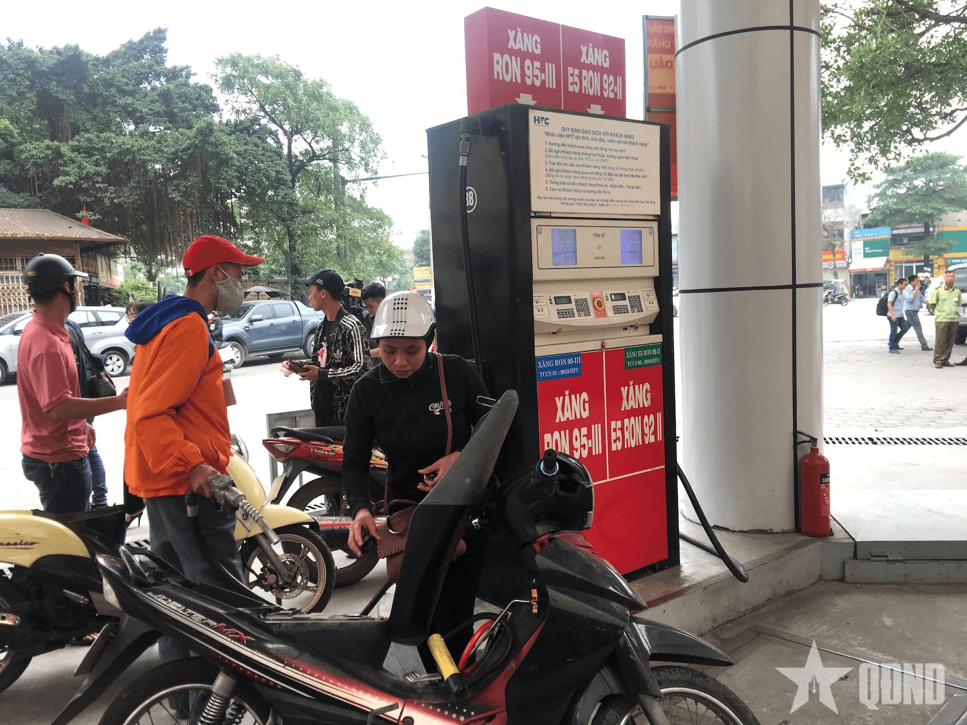 Tăng cường dự trữ, bảo đảm nguồn cung xăng dầu trong mọi tình huống