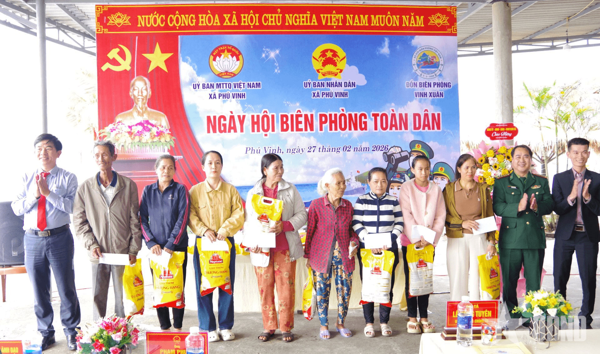 Rộn ràng Ngày hội "Biên phòng toàn dân" ở TP Huế