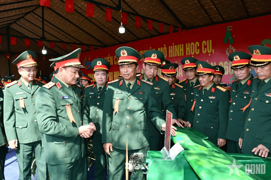 Trung tướng Lê Văn Hướng dự Lễ ra quân huấn luyện tại Sư đoàn 968 (Quân khu 4)