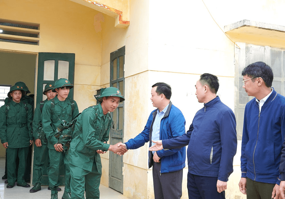Tuyên Quang: Xã Sơn Vĩ gặp mặt thanh niên lên đường nhập ngũ năm 2026