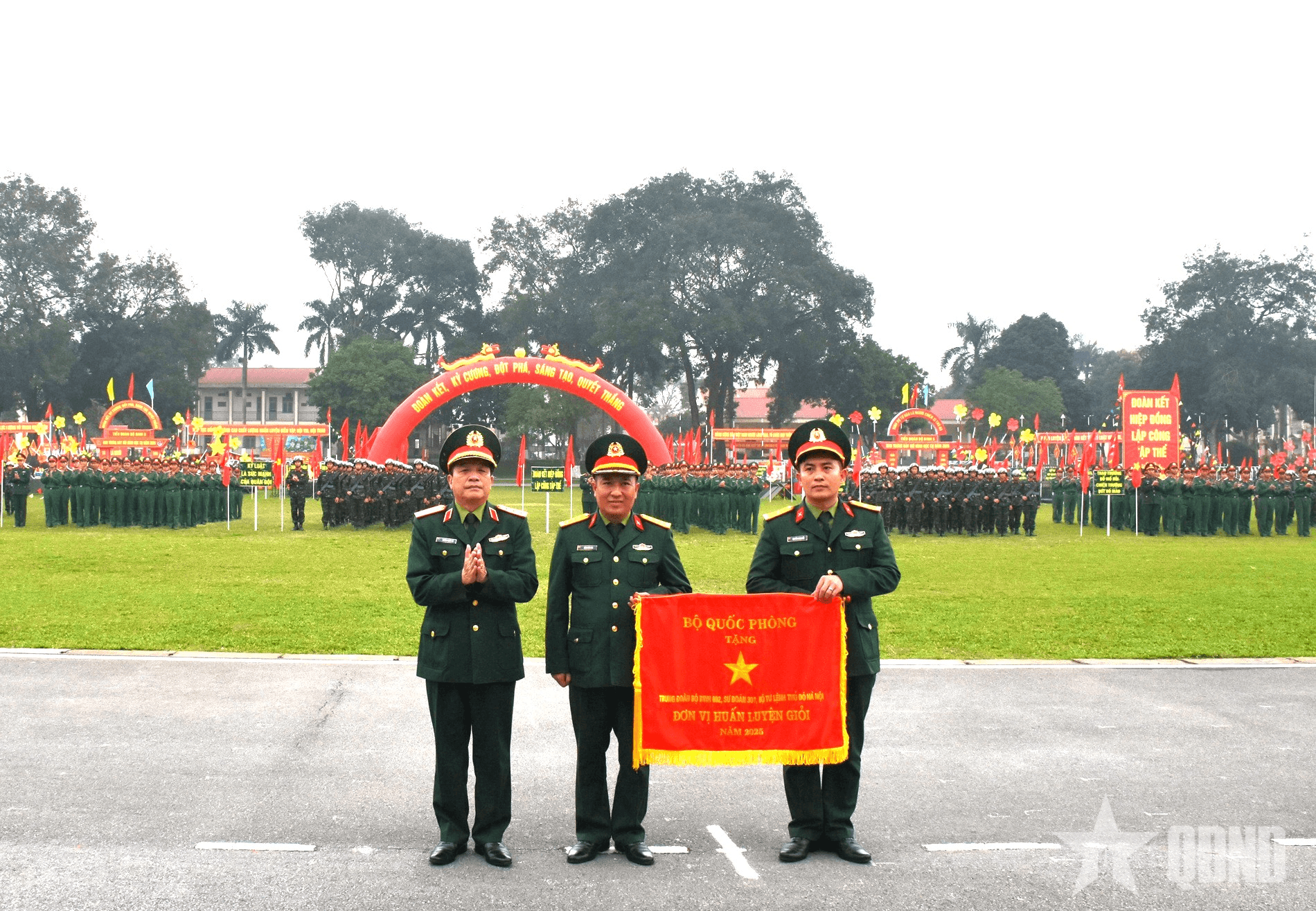 Thượng tướng Trương Thiên Tô dự Lễ ra quân huấn luyện tại Trung đoàn 692