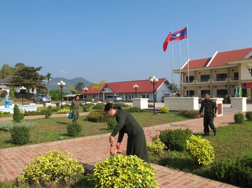 Củng cố đơn vị, xây dựng đời sống vật chất, tinh thần vui tươi, lành mạnh ở các đơn vị QĐND Lào