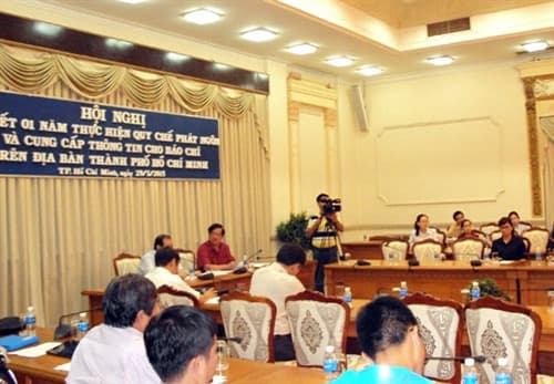 Nâng cao trách nhiệm và trình độ cho người phát ngôn