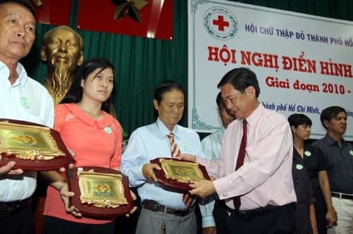 Nhiều tập thể, cá nhân điển hình tiên tiến trong phong trào thi đua