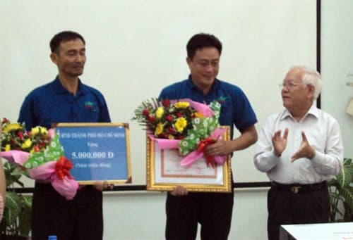 Khen thưởng thành tích nhân giống thành công hổ Bengal trắng