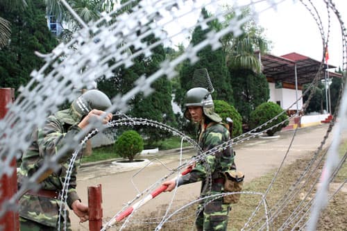 Thầm lặng trên mặt trận hiểm nguy