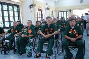 GƯƠNG SÁNG NGƯỜI CÓ CÔNG