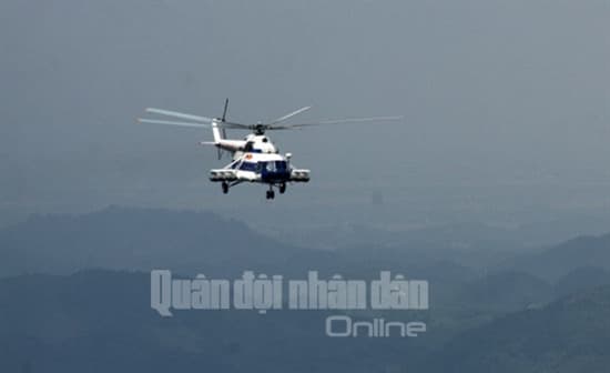 Trực thăng Đoàn không quân Ba Vì khai hỏa, diệt mục tiêu mặt đất