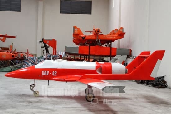 Máy bay không người lái - từ xưởng sản xuất tới bầu trời