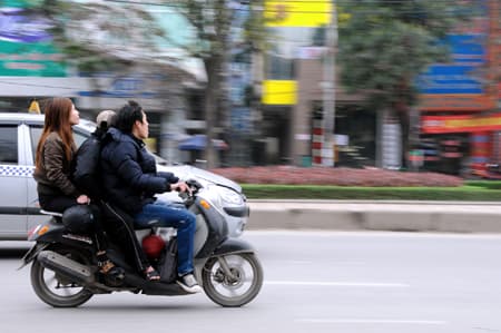 Sinh viên “quên” Luật giao thông