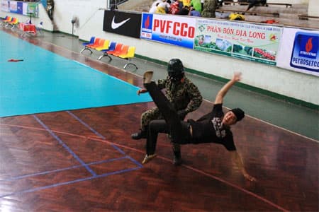 Bản lĩnh của bộ đội đặc công trong chống khủng bố