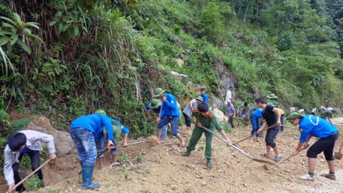 Những ngày tình nguyện của học viên Học viện Kỹ thuật Quân sự