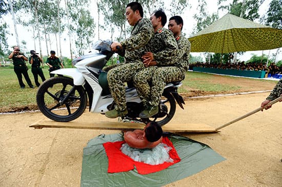 Trình diễn kỹ, chiến thuật chống khủng bố