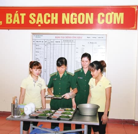 Hai mô hình nhà ăn xã hội hóa tiêu biểu, hiệu quả