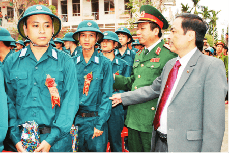 Kinh nghiệm bảo đảm quân trang cho chiến sĩ mới